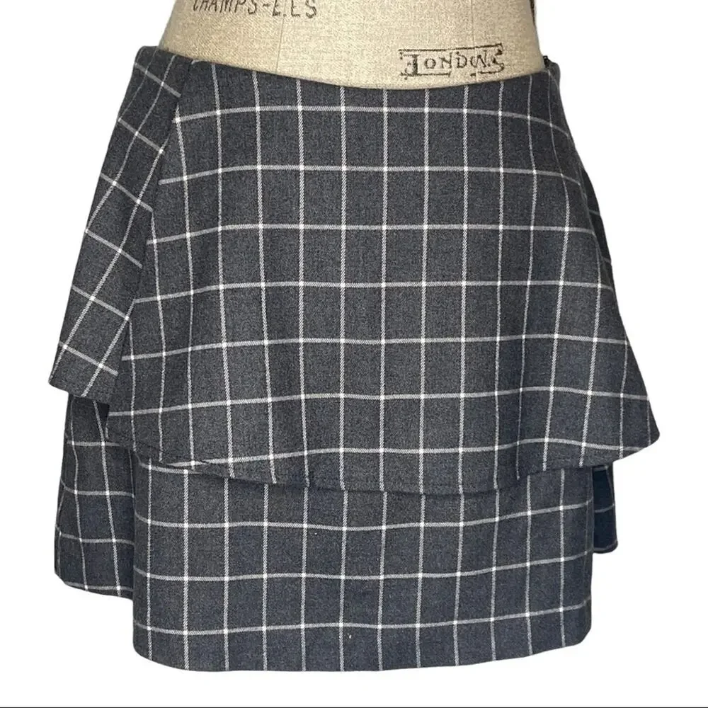 JOA Windowpane Grey And White Asymmetrical Tiered Mini Skirt Women’s Size Large